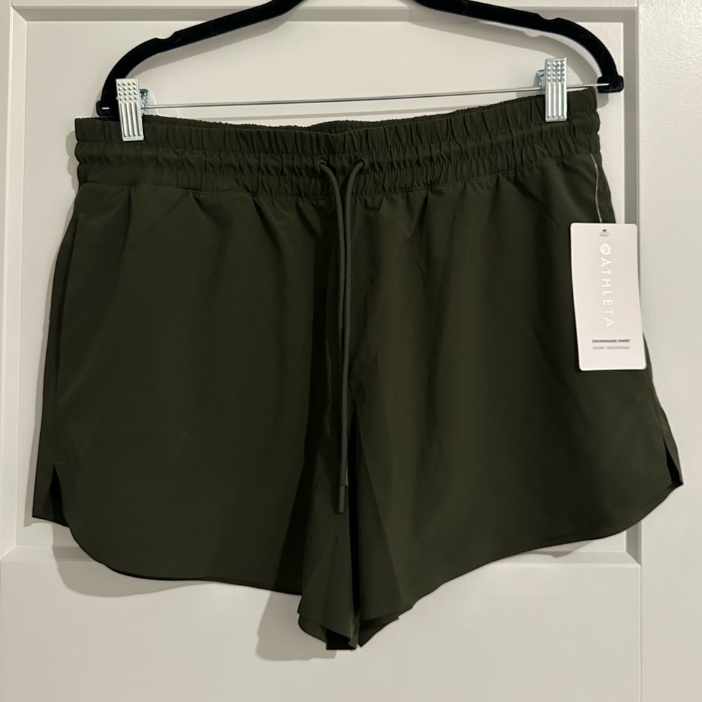 NWT Athleta Cross Roads Olive Green Size Large Shorts